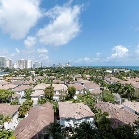 Stunning & Spacious Resort-Style Condo Across From Beach! Miami Beach Exterior foto