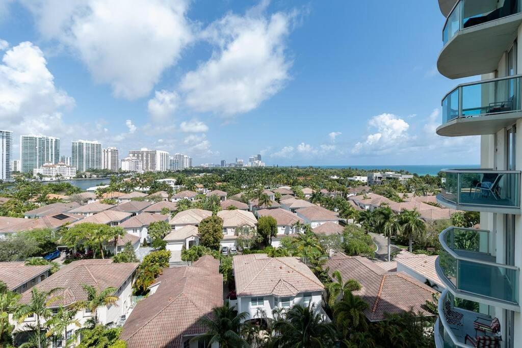 Stunning & Spacious Resort-Style Condo Across From Beach! Miami Beach Exterior foto