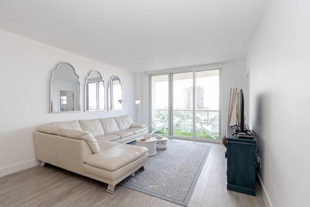 Stunning & Spacious Resort-Style Condo Across From Beach! Miami Beach Exterior foto