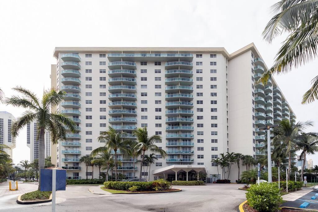Stunning & Spacious Resort-Style Condo Across From Beach! Miami Beach Exterior foto
